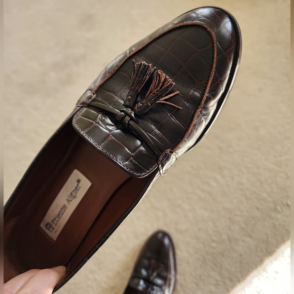 Etienne Aigner Crocodile Embossed Leather Tasseled Loafers Womens Size 9 - Picture 13 of 16